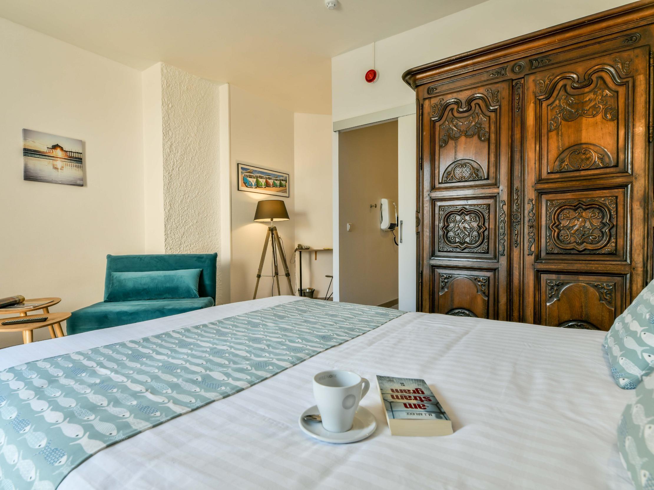 Logis Hostellerie Du Neez Gan Екстер'єр фото