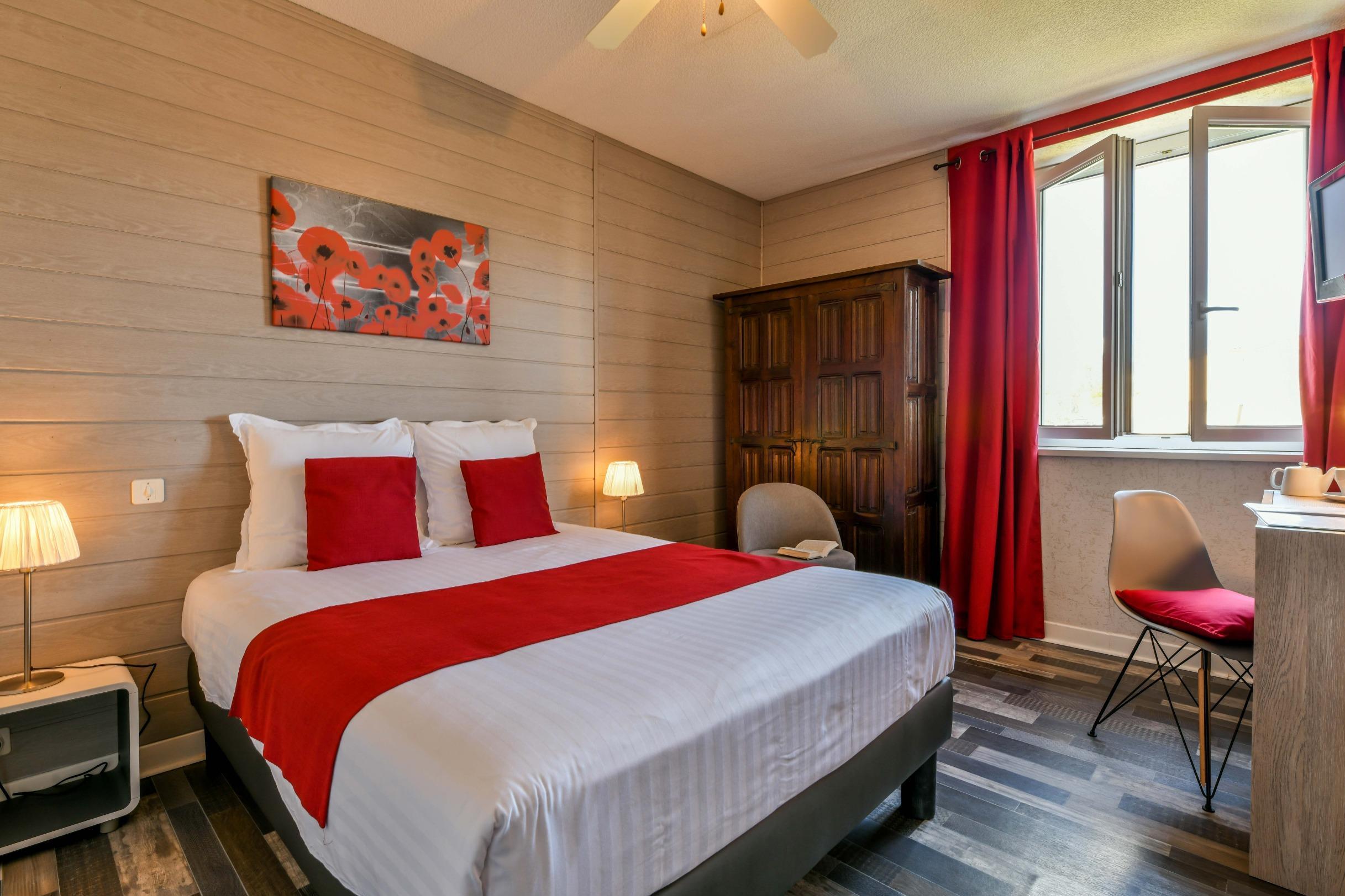 Logis Hostellerie Du Neez Gan Екстер'єр фото