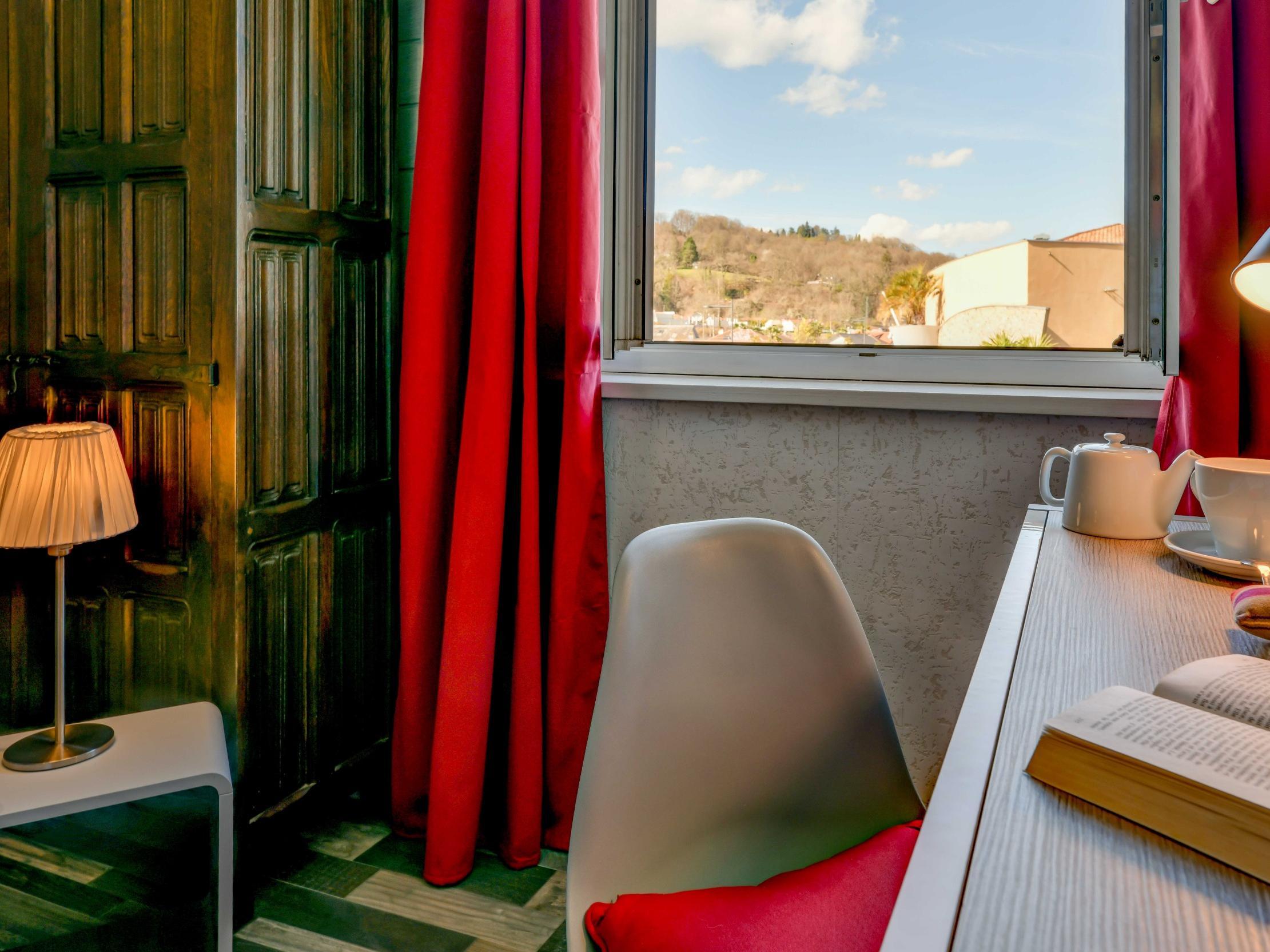 Logis Hostellerie Du Neez Gan Екстер'єр фото