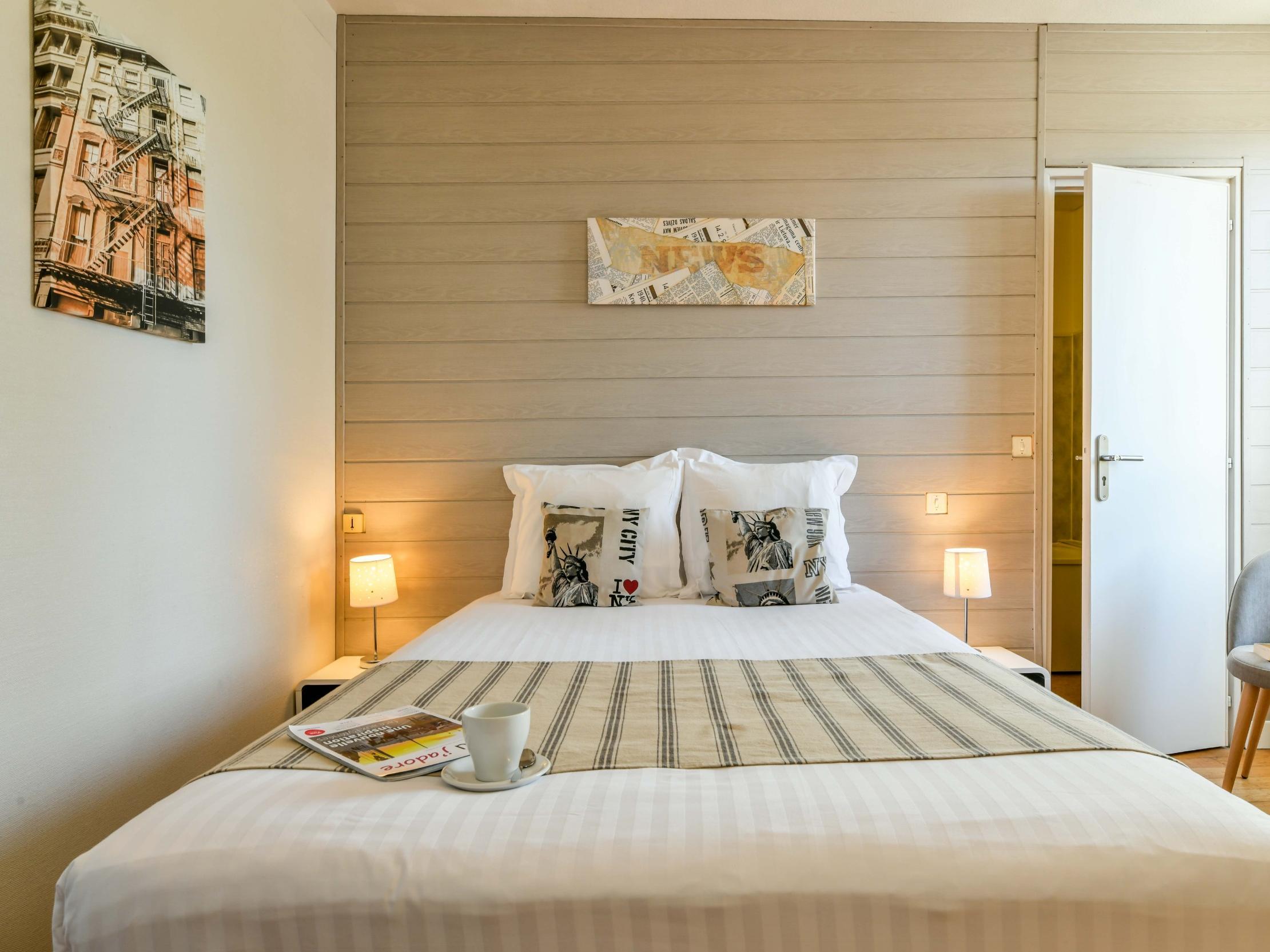 Logis Hostellerie Du Neez Gan Екстер'єр фото