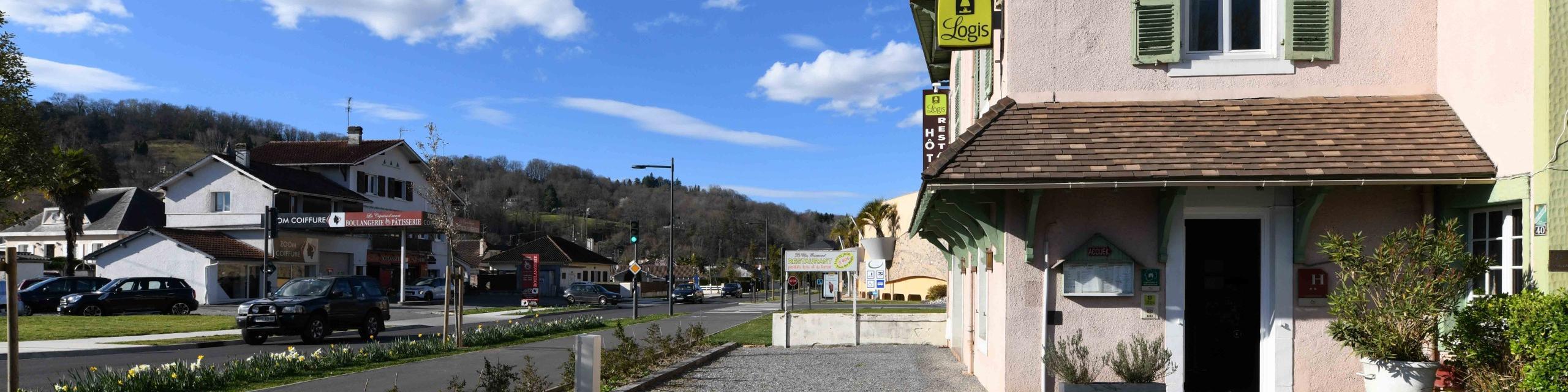 Logis Hostellerie Du Neez Gan Екстер'єр фото