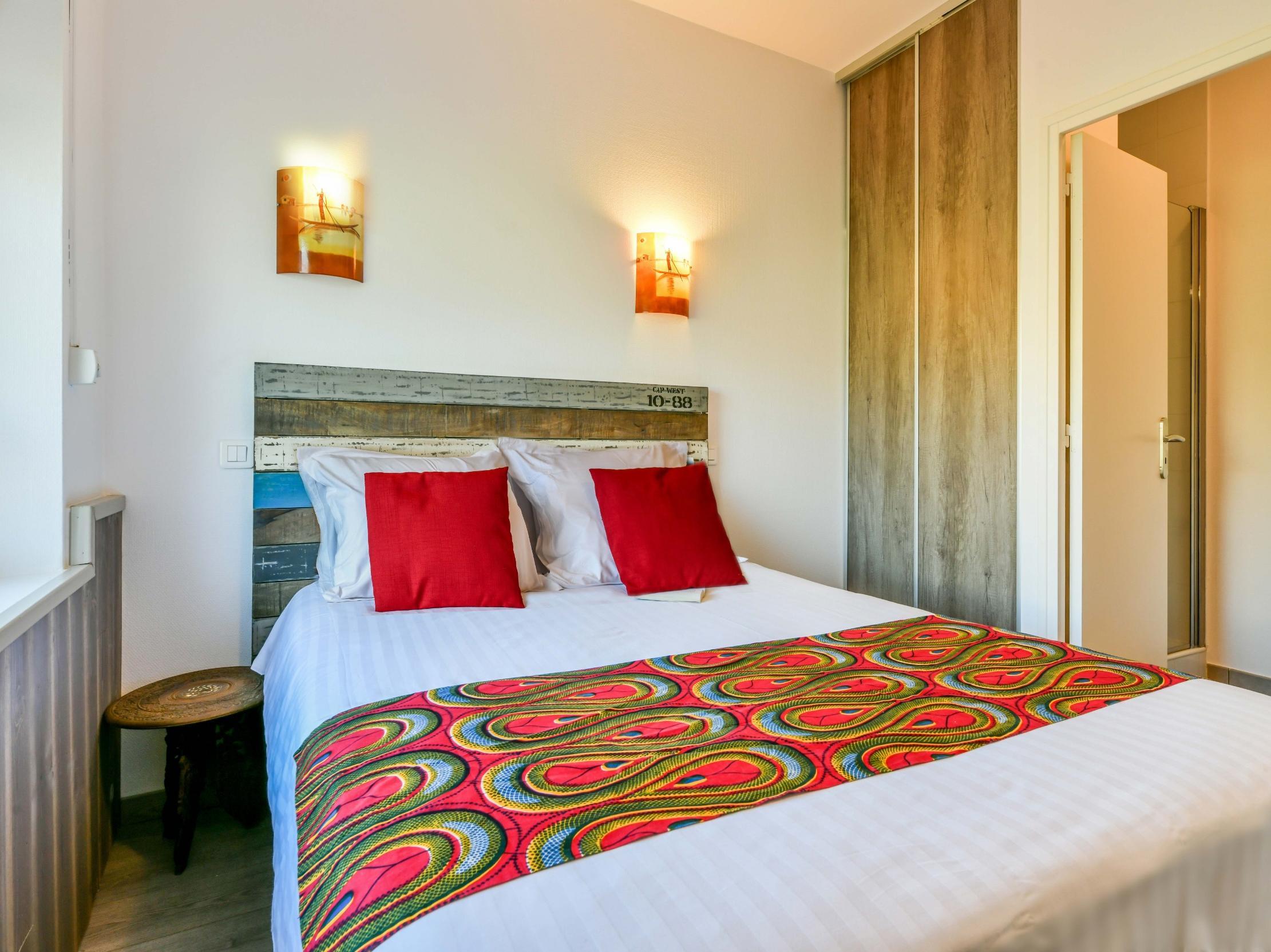 Logis Hostellerie Du Neez Gan Екстер'єр фото