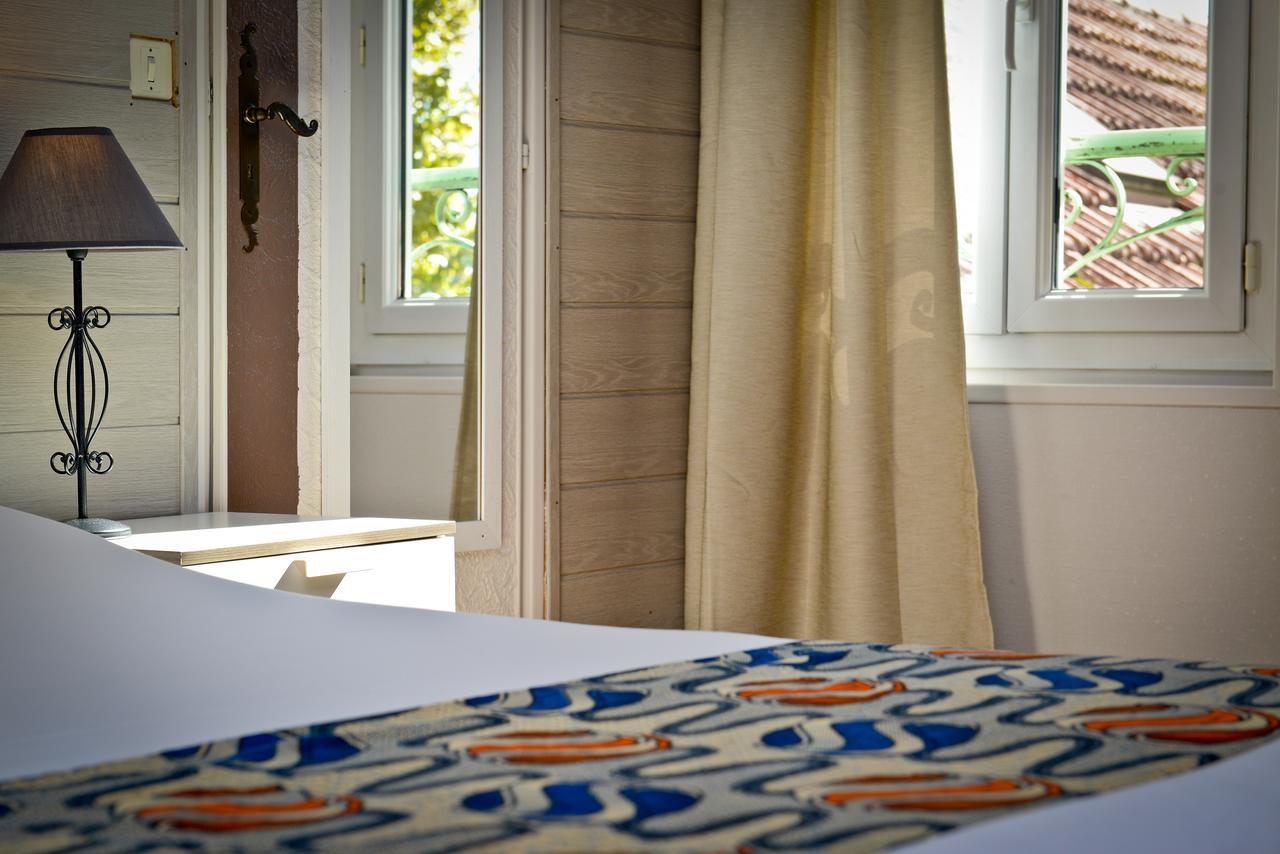 Logis Hostellerie Du Neez Gan Екстер'єр фото