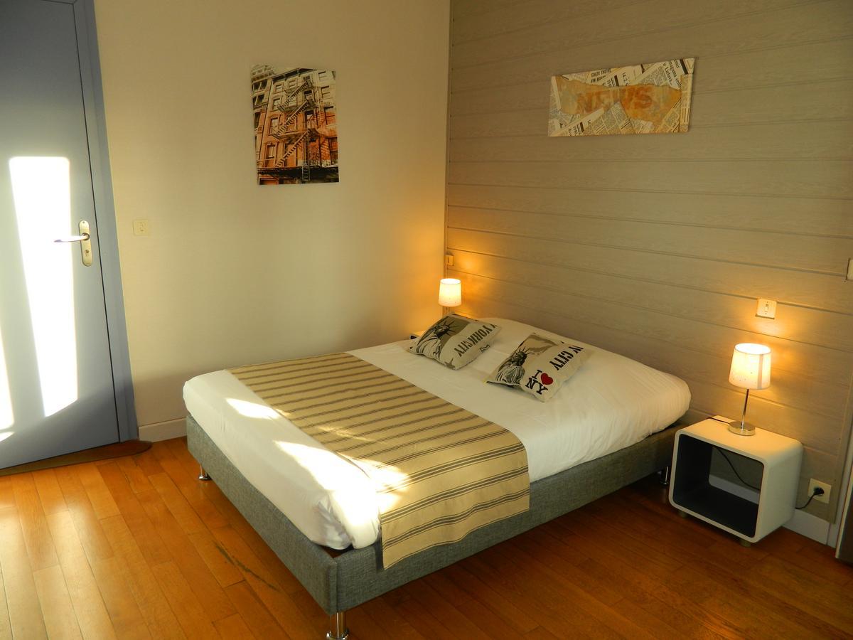 Logis Hostellerie Du Neez Gan Екстер'єр фото