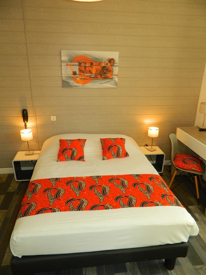 Logis Hostellerie Du Neez Gan Екстер'єр фото
