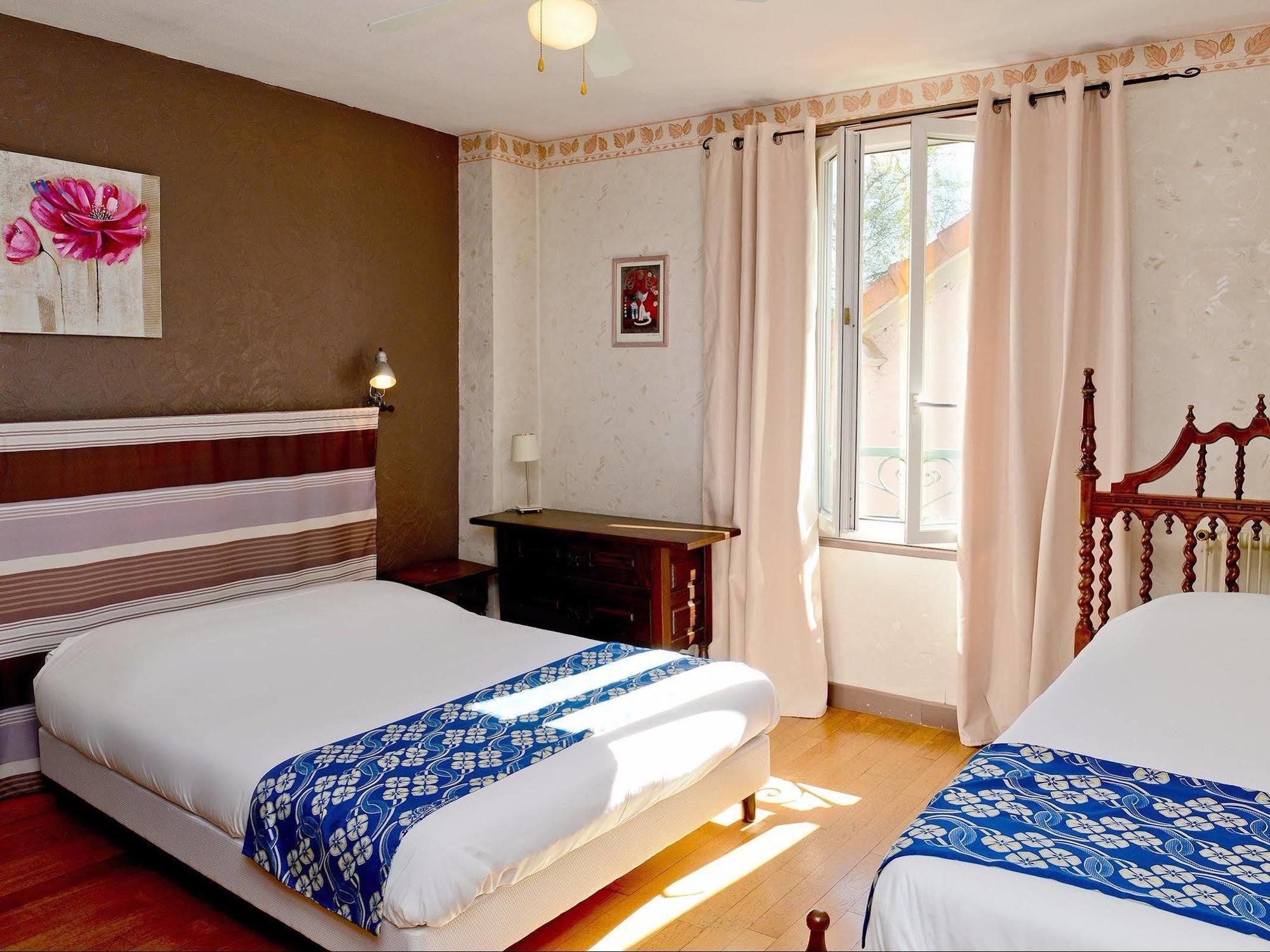 Logis Hostellerie Du Neez Gan Екстер'єр фото