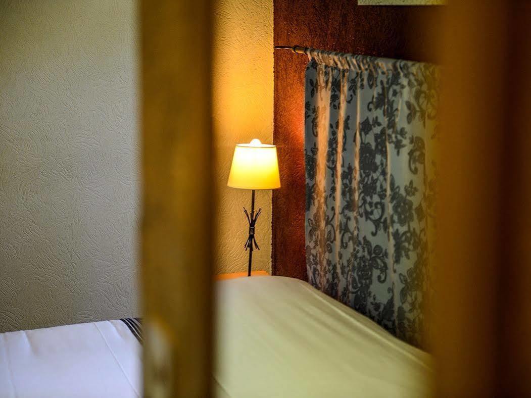 Logis Hostellerie Du Neez Gan Екстер'єр фото