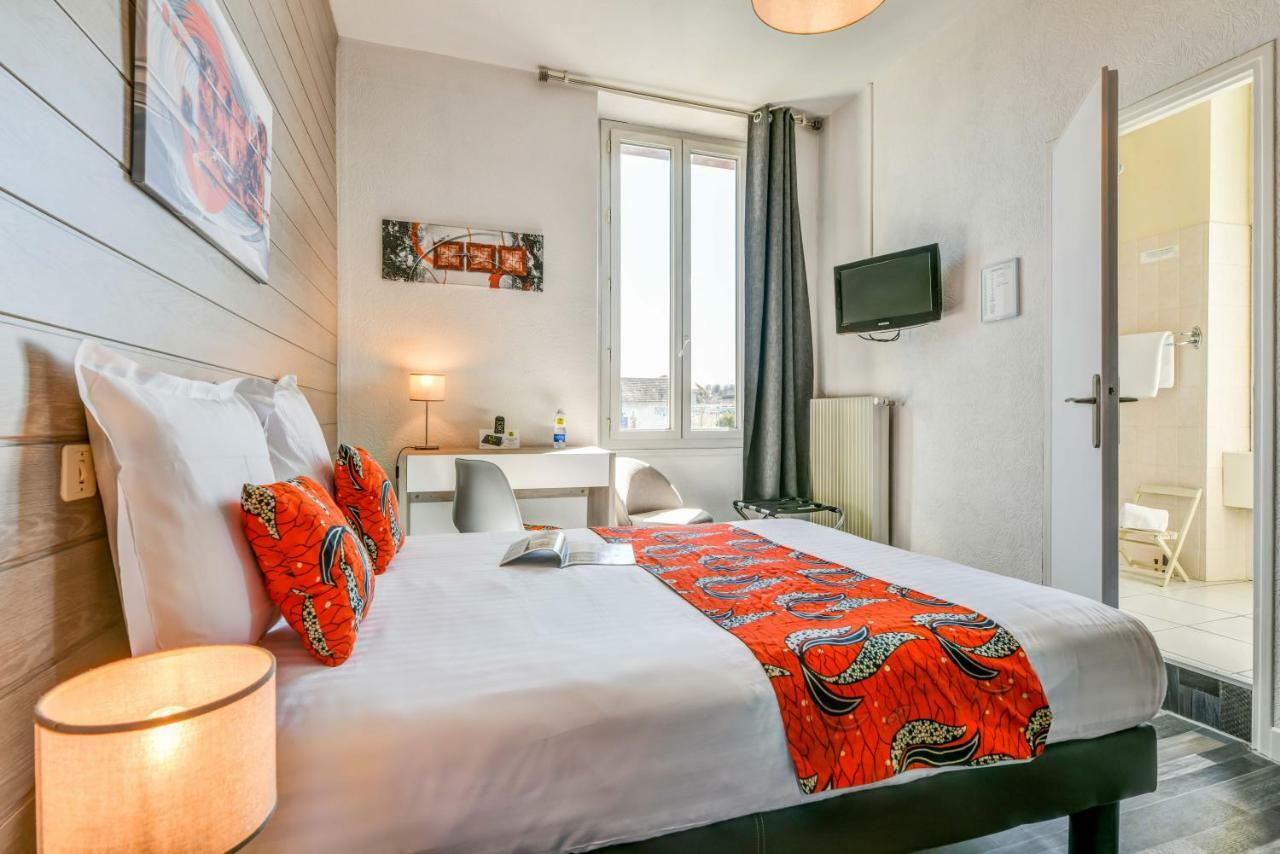 Logis Hostellerie Du Neez Gan Екстер'єр фото